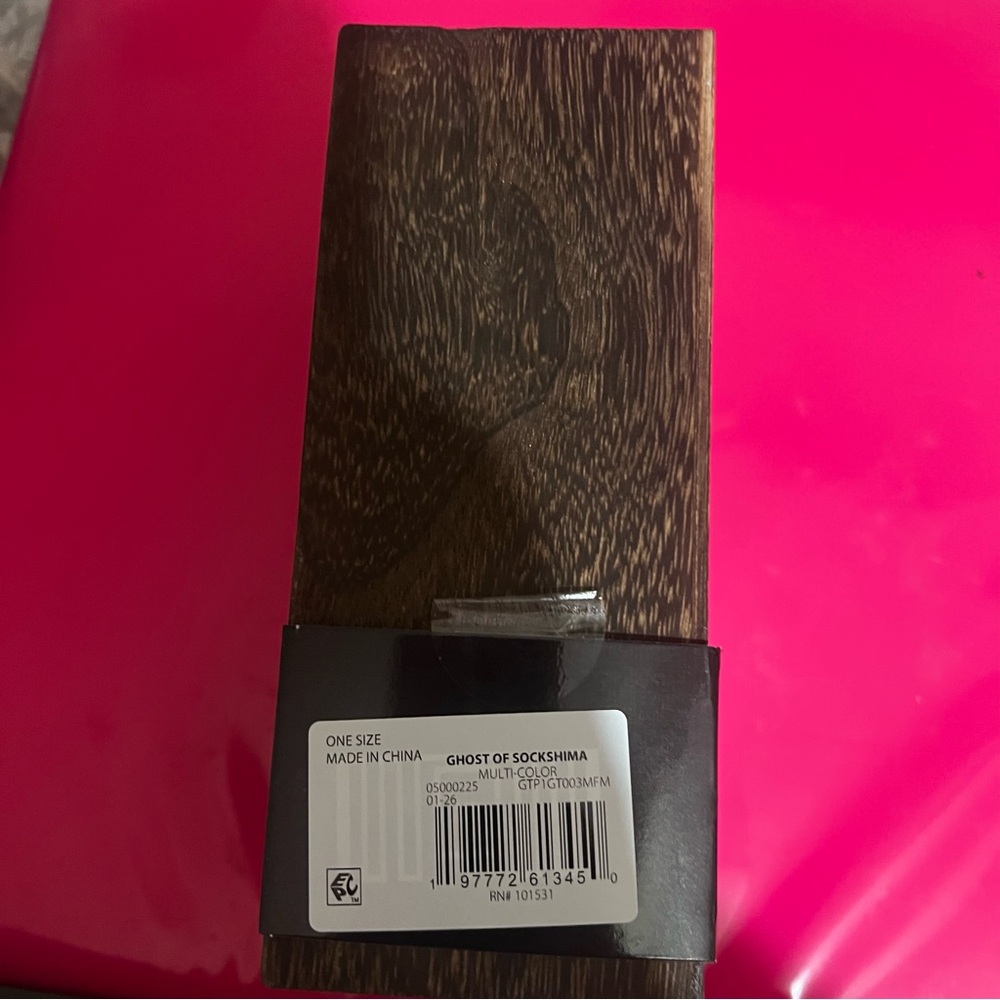 Sony Ghost of Tsushima 3-Pack Crew Socks - Black and Gold Packaging - Picture 3 of 4